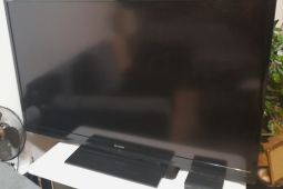 TV Sharp 152cm