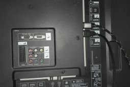 TV Sharp 152cm