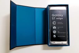 prodám nový, elegantní, telefon Samsung S7 Edge (stříbrný)