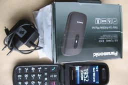 mobilní telefon panasonic KX-TU446 EXB