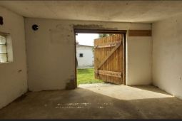 Pronájem zděné stavby a oplocené části zahrady – Rokycany