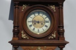 Staré pseudorenesanční hodiny 1890