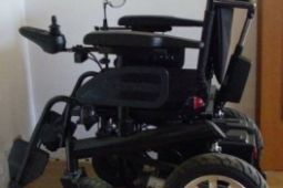 Prodám téměř nový bateriový invalidní vozík Agáve