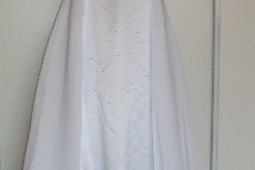 Krásné svatební šaty s modrou stuhou, vel. 38
