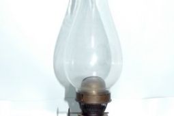 Mosazná petrolejová lampa 1890